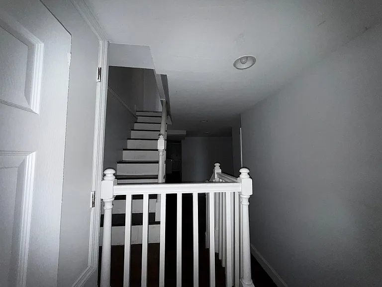 150 McAdoo Ave #1E — Photo 10
