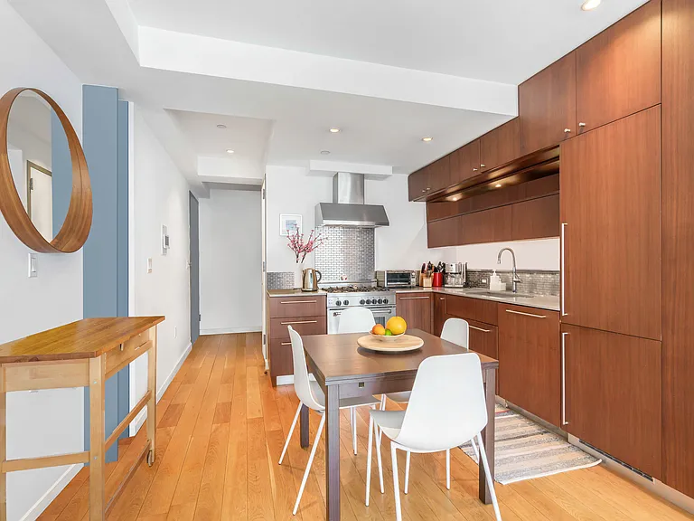 260 N 9th St #3C — Photo 5