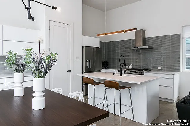 2 bed, 2.5 bath, 1677 sqft, $2,950 — Photo 4