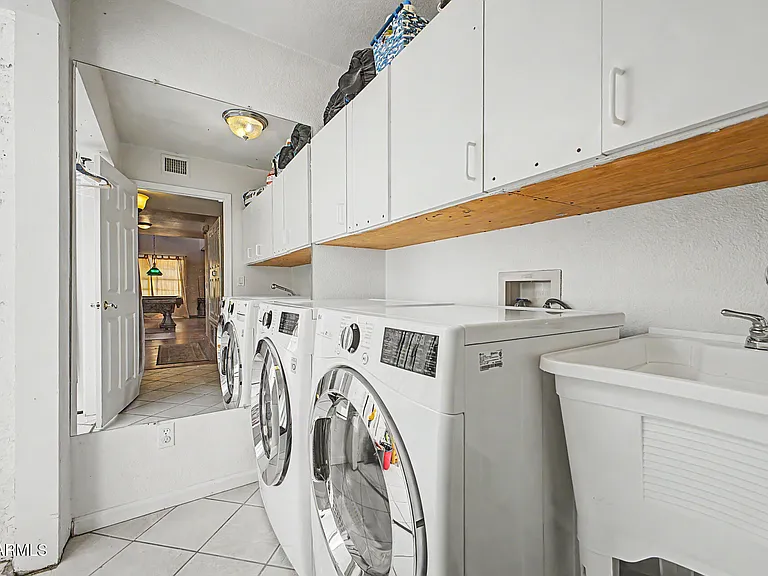 3441 E Wildwood Dr — Photo 35
