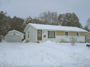822 E Fathom Pl, Sturgeon Bay, WI 54235