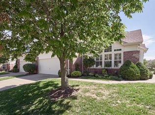 14750 Thornbird Manor Pkwy, Chesterfield, MO 63017