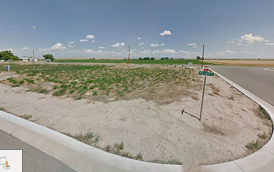 Corner lot, a lot of options