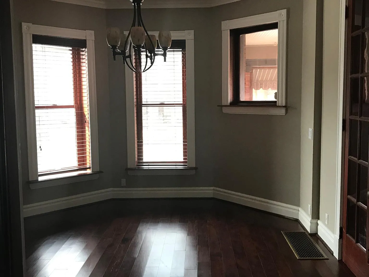 1037 Garvin Pl — Photo 4