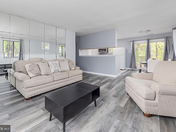 3rd image of 37 Raysmith Rd