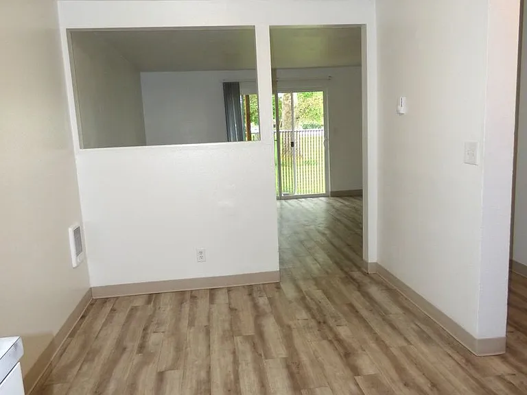 4116 Lancaster Dr NE — Photo 3