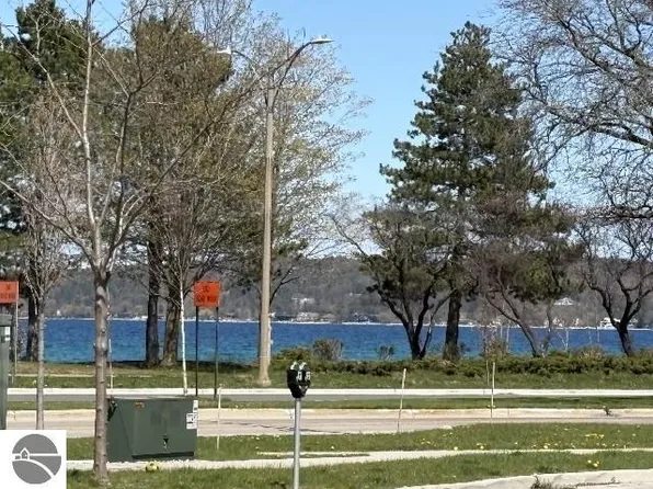 537 Randolph St, Traverse City, MI 49684