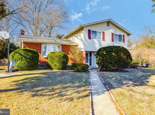 6201 Lone Oak Dr, Bethesda, MD 20817