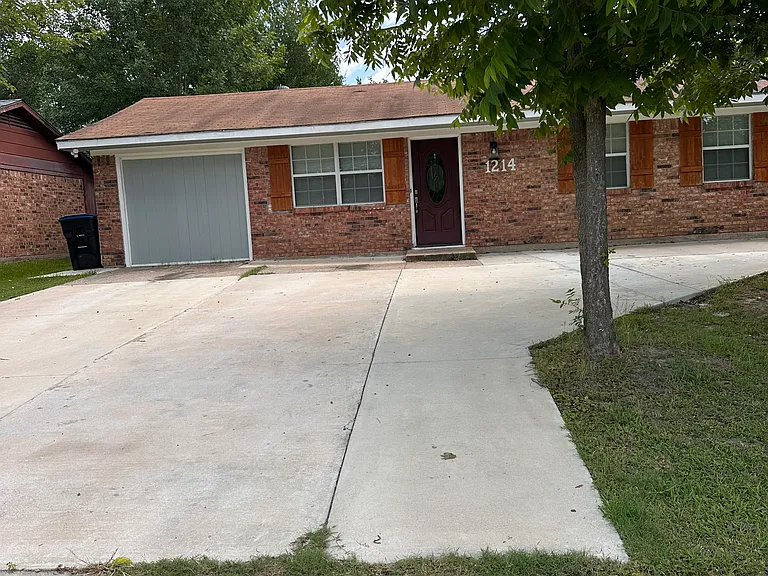1214 Wolfe City Dr — Photo 1