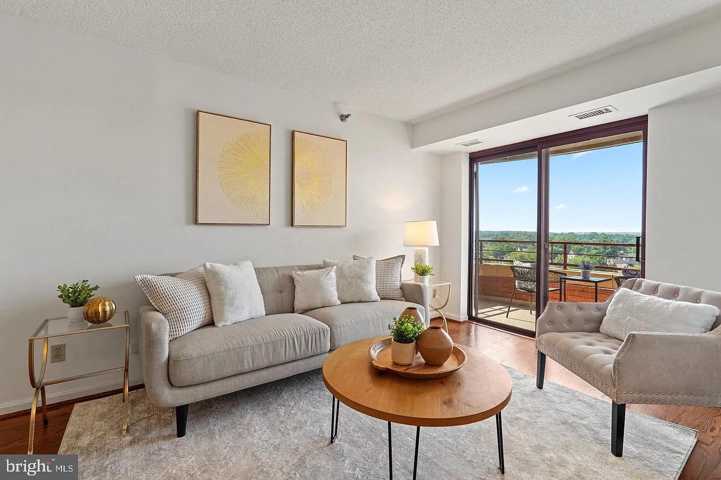 2400 Clarendon Blvd — Photo 3
