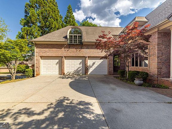 3rd image of 1483 Jones Rd