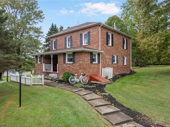 6096 Briggle Ave SW, East Sparta, OH 44626