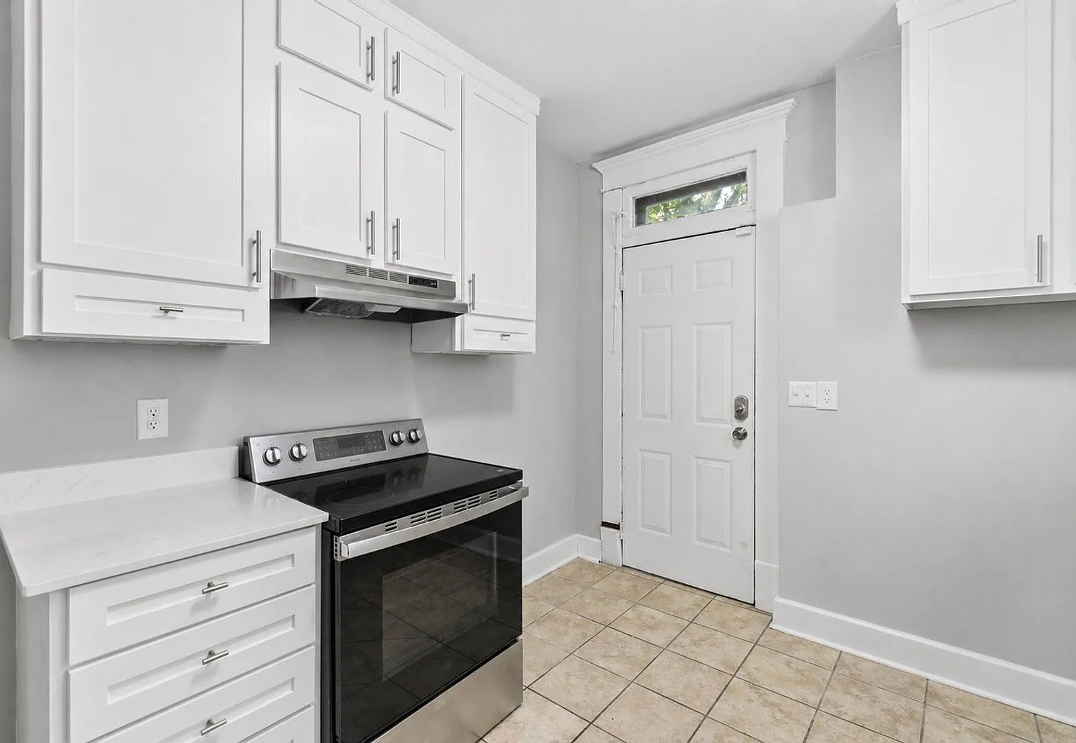 6 bed, 2.0 bath, $2,995 — Photo 4