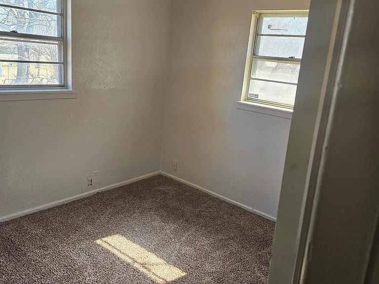 4210 NW Lindy Ave — Photo 9