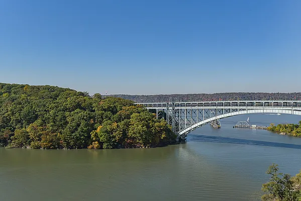 Sold by Houlihan Lawrence | media 7