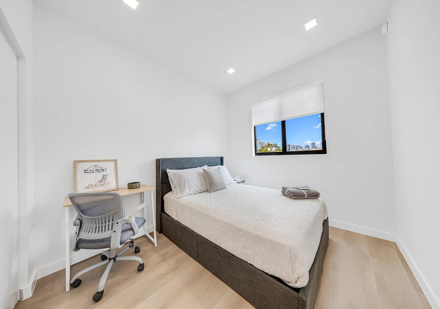 1376 SW 4th St - 405C (Furnished Room) — Photo 1