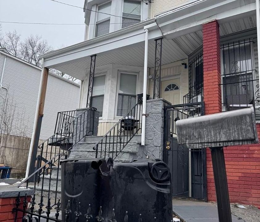 1st image of 40 N 7Th St