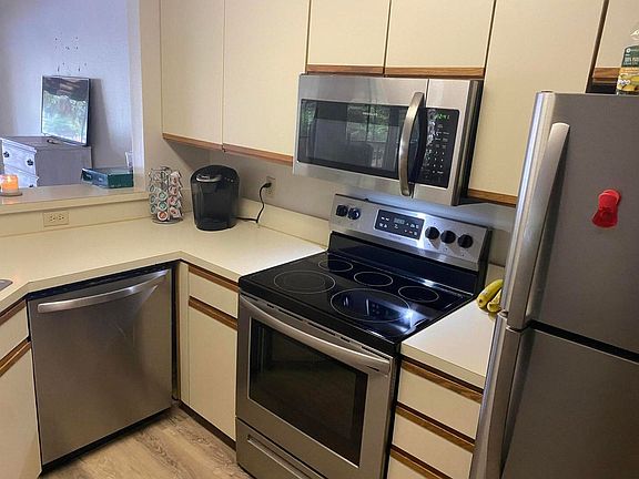 4th image of 306 Southlake Ct Unit 306
