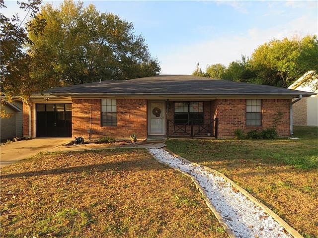 1st image of 1904 Hillcrest Dr
