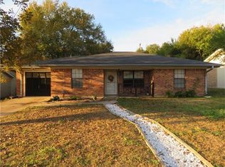 1904 Hillcrest Dr, Rockdale, TX 76567