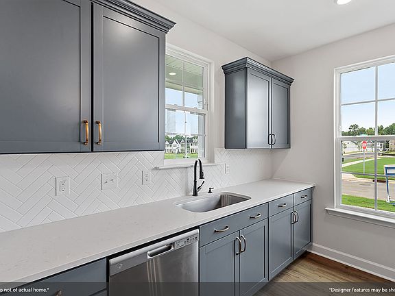 5th image of 360 White Oak Garden Way
