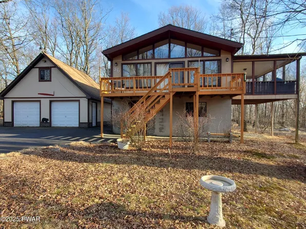 120 Fawn Lake Dr, Hawley, PA 18428