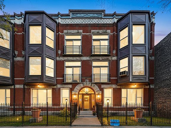 3rd image of 6651 S Maryland Ave APT 1E