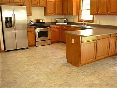 4th image of 3951 Sweetwater Dr