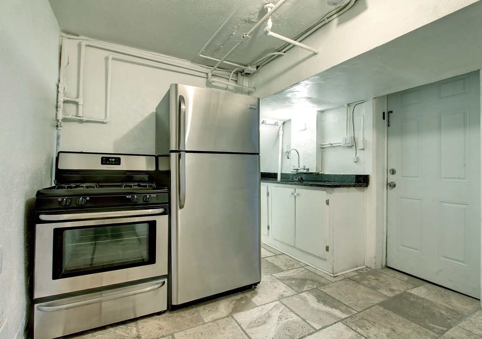 Garden Studio Apartment in Cap Hill w/ All Utilities Included! Available August! — Photo 1