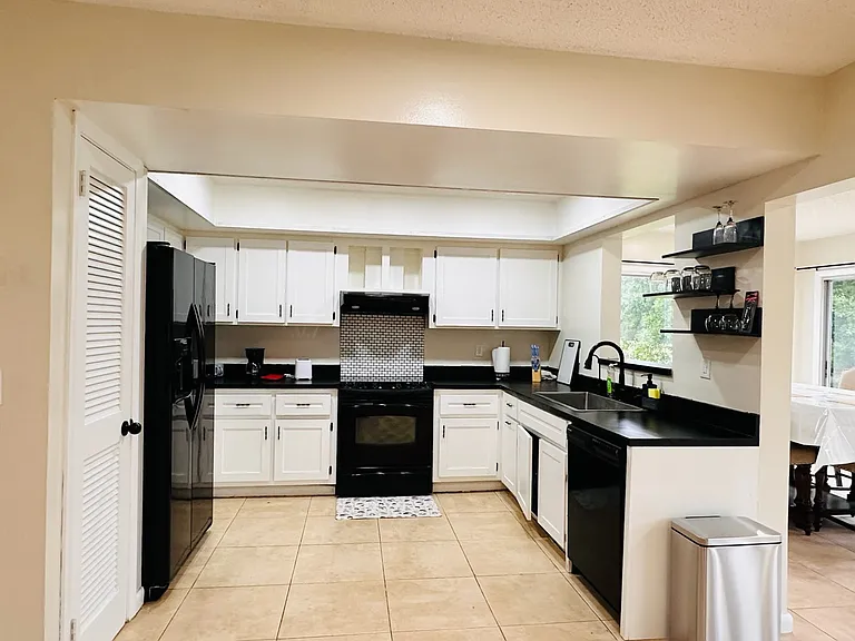 1850 SE Burgundy Ln — Photo 9