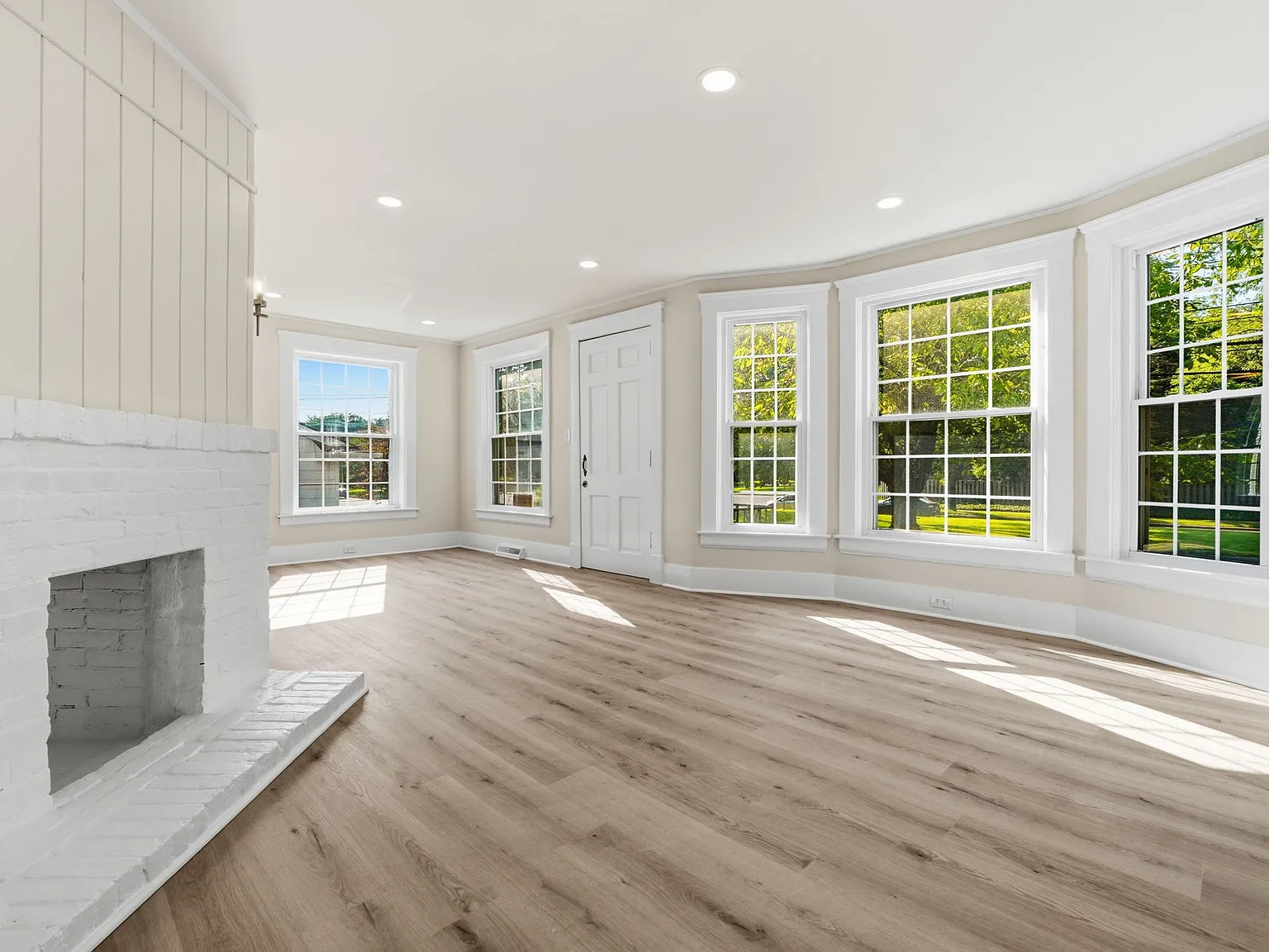 3 bed, 1.5 bath, 1582 sqft, $2,150 — Photo 4