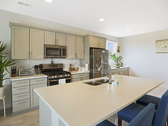 5th image of 270 S Langdale Ct