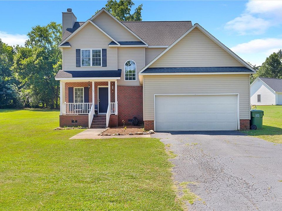 1st image of 106 Pepperhill Ln