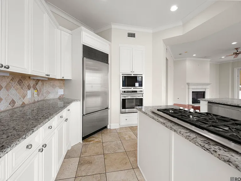 998 Stanford Ave #303 — Photo 8