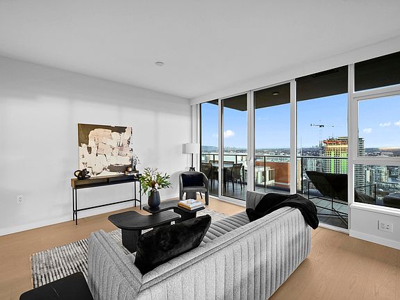 5th image of 1335 Howe St #3503