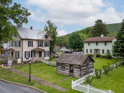 122 E Main St, Boalsburg, PA, 16827