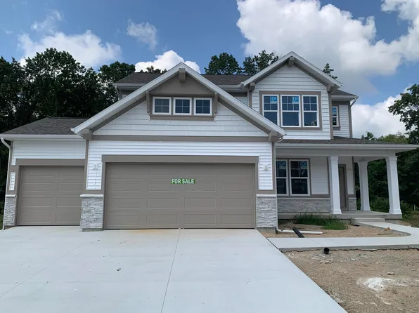 1409 Kimber Dr SE, Lowell, MI 49331