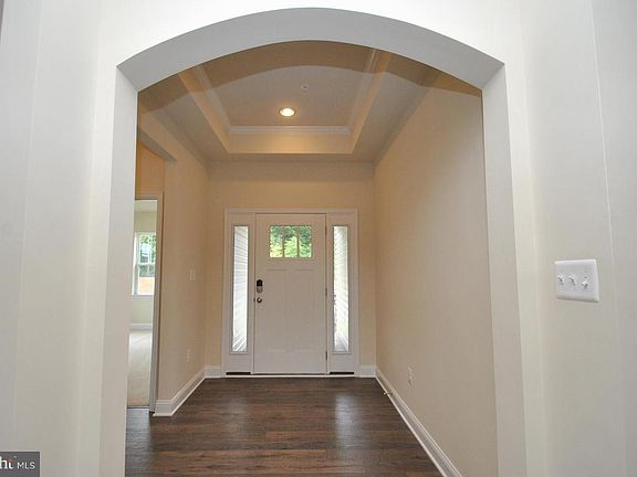 3rd image of 1127 Fitzhugh Dr