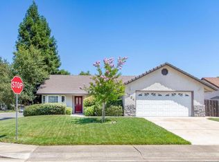 2224 Sageway Dr, Redding, CA 96003