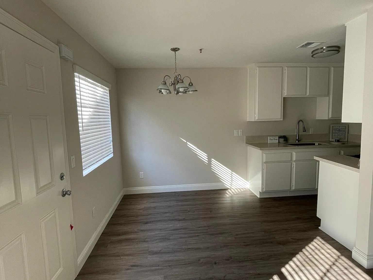 3 bed, 1200 sqft, $2,999 — Photo 3