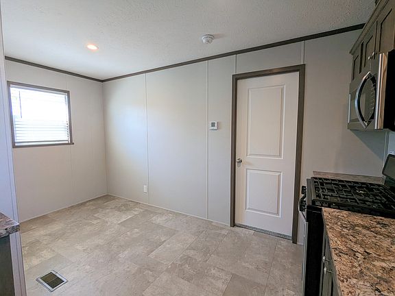 2nd image of 643 Oregon St #643