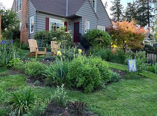 326 W Riverside Dr, Roseburg, OR 97470