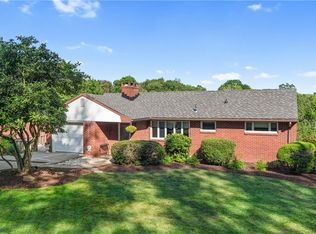 306 Knollview Dr, Pittsburgh, PA 15239