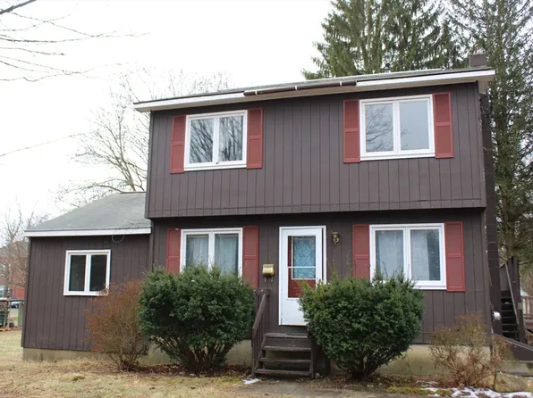 8 13th St, Turners Falls, MA 01376