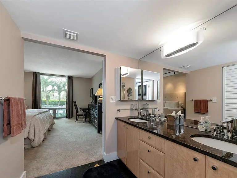 1111 N Gulfstream Ave #1A — Photo 13