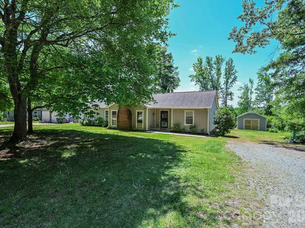 2209 Waverly Dr, Monroe, NC 28112