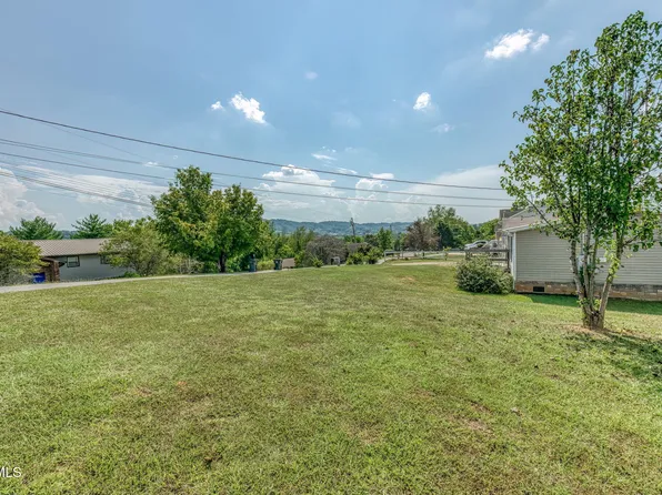 109 Lakeview Ln, Johnson City, TN 37615