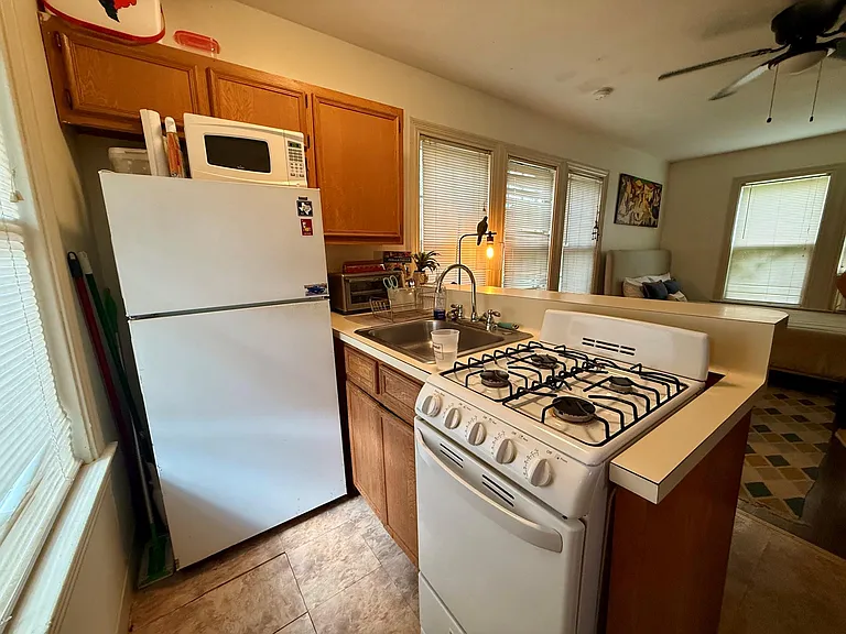 3305 Duval St #B — Photo 5