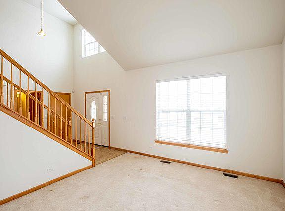 4th image of 3806 Sarah Dr