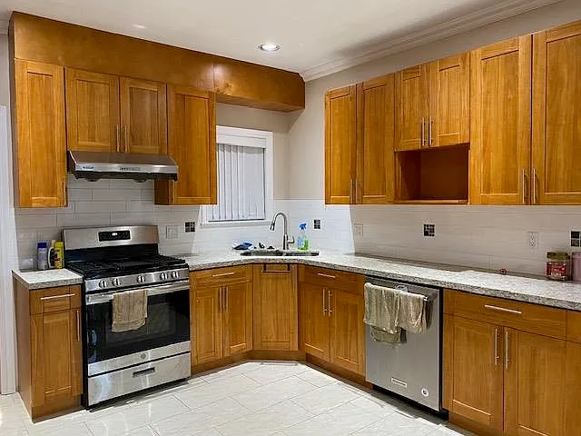 5838 Pioneer Ave #MAIN HOUSE — Photo 3